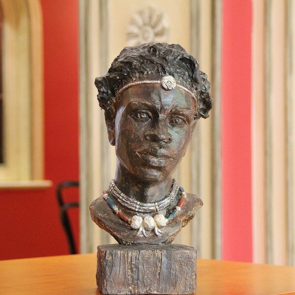 Exquisite Hand-Carved African Wood Sculpture: A Timeless Piece of African Art - Image 6